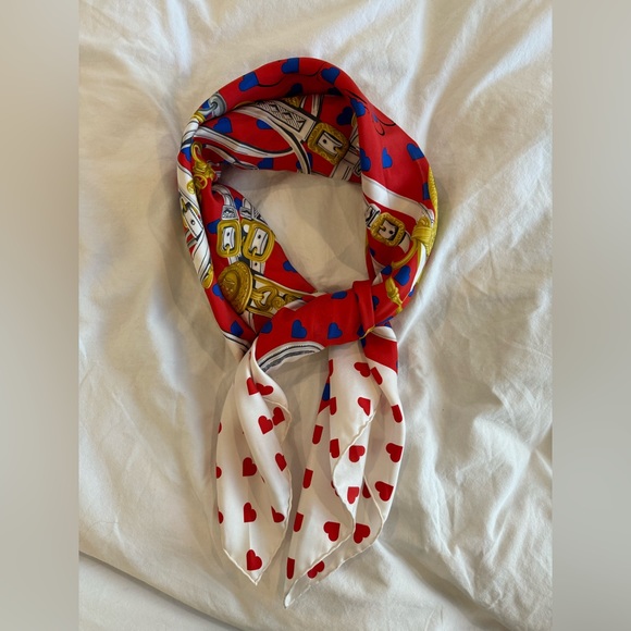 Elegant Authentic Hermès Scarf - Picture 9 of 11